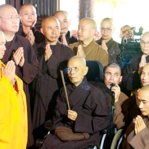 What does world say about Zen Master Nhat Hanh’s death?