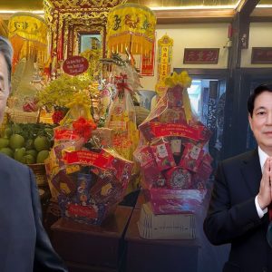 Trước trận quyết chiến cuối cùng, Tứ trụ thi nhau vái trời xin đậu!