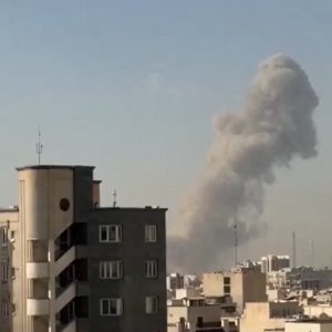 Trump: Chúng ta đã bắt đầu một chiến dịch quân sự lớn ở Iran